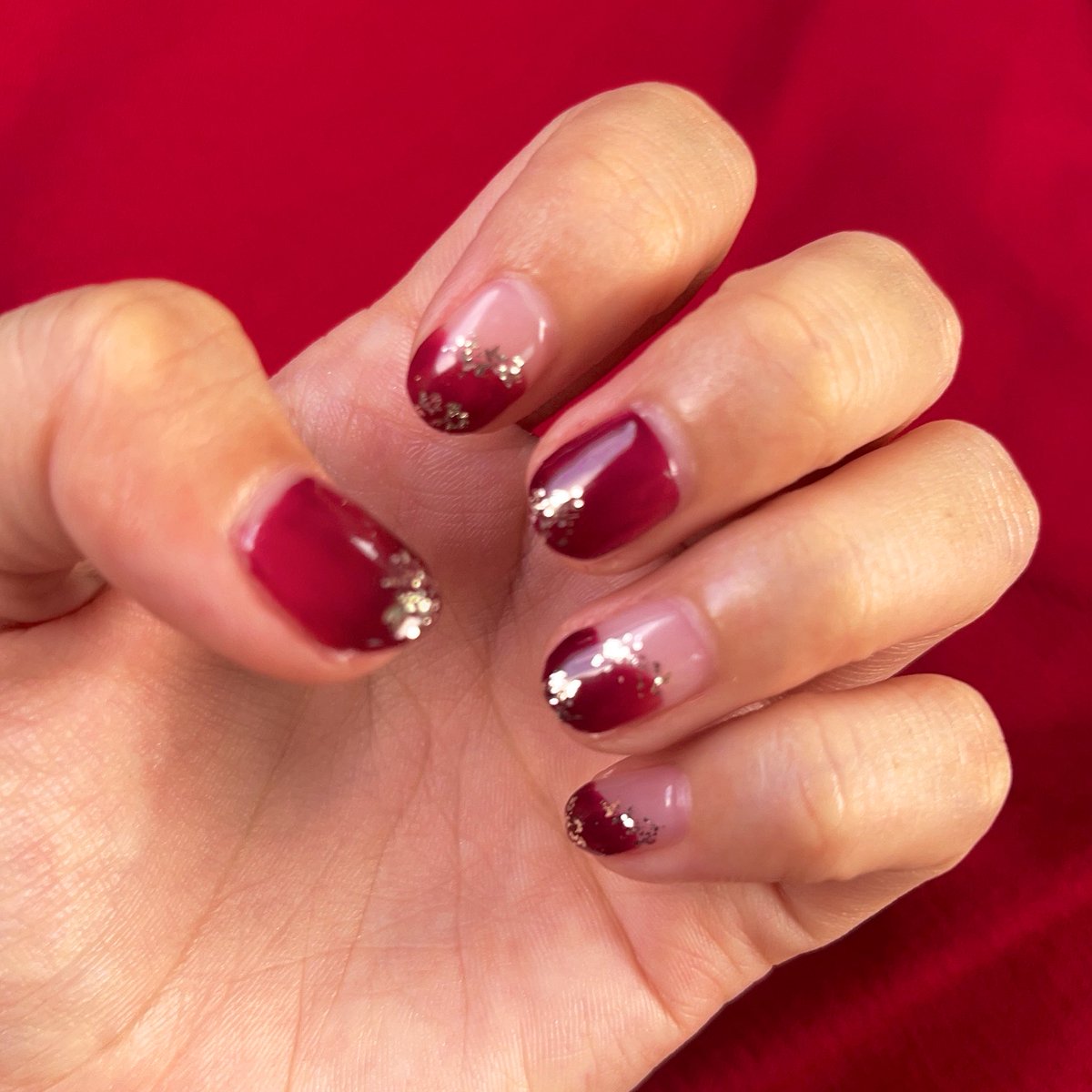 takeda_mariko's tweet photo. 髪色にぴったりな
素敵なネイルをしてもらったよ🥹✨️

Nailsalon. Reyel ～0123～
https://t.co/15RWc7rx0Y https://t.co/C9IWVp9mNV