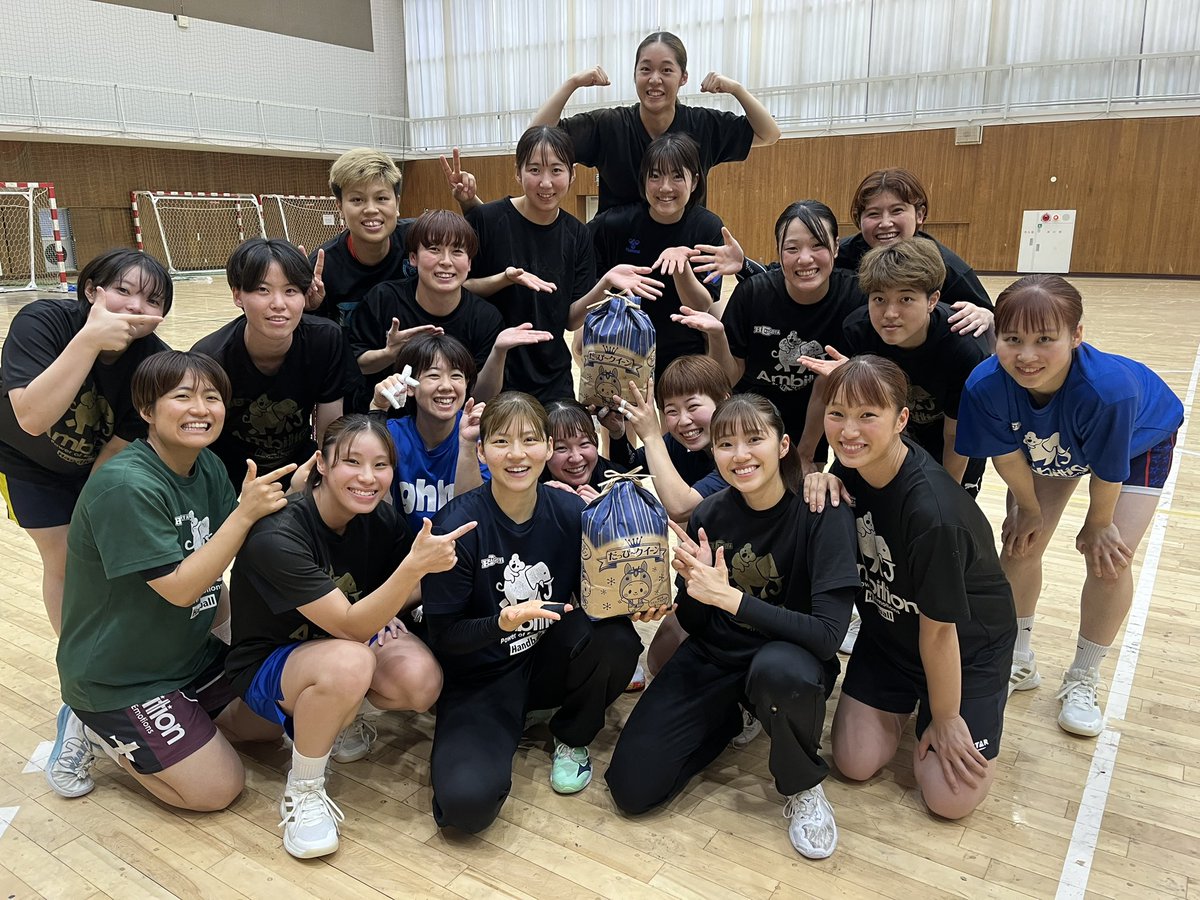 HC_nagoya's tweet photo. 【補食サポーター締結のお知らせ】

選手達のトレーニング後の栄養補給に関するチーム課題に、補食サポーターとしてオフィシャルパートナーの株式会社米蔵家様と月間30kgのお米をご提供いただく年間契約を締結致しましたのでお知らせ致します。

https://t.co/aOICjiaEYz
https://t.co/7BXHDgGFKj https://t.co/9jhPdwMMaB