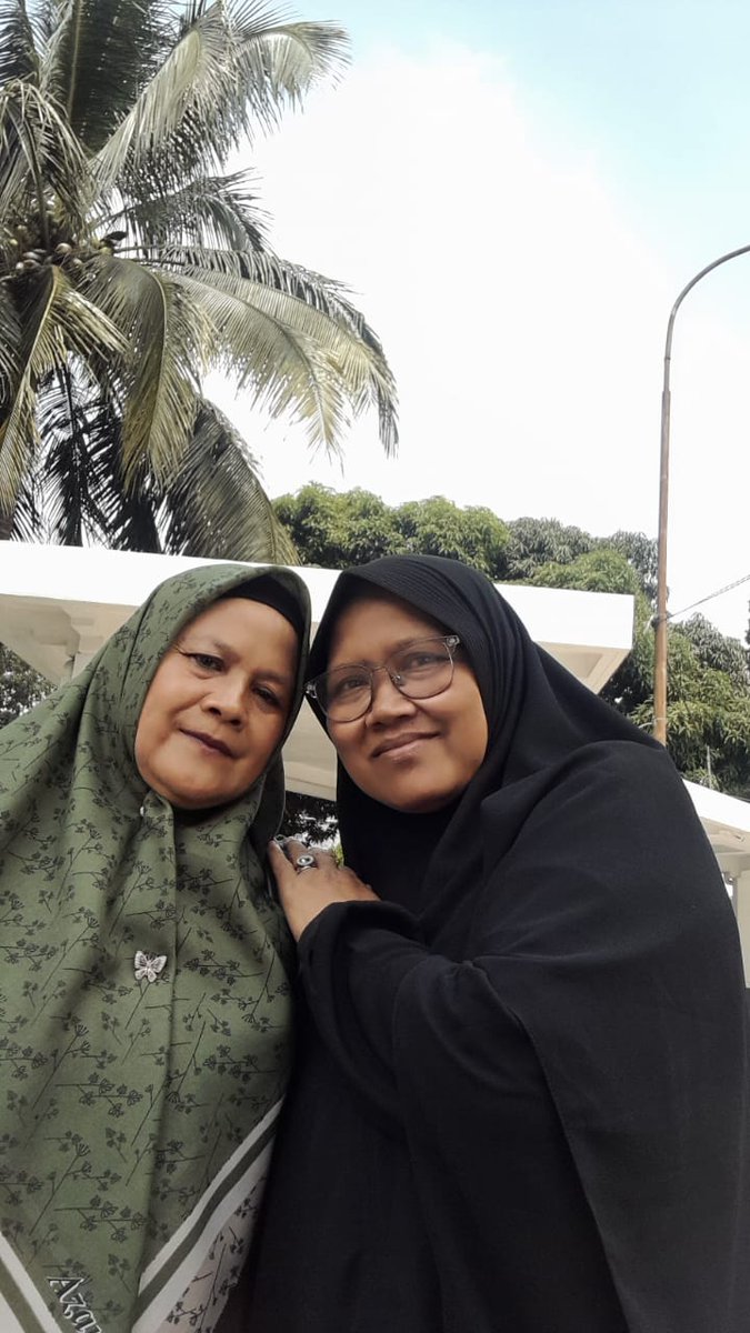 PENCARI KEBENARAN (@juliuscaesar77_) on Twitter photo Jika Indonesia mau merdeka secara penuh maka tangkap dan penjarakan <a href="/jokowi/">Joko Widodo</a> dan keluarganya. Mulyono adalah akar permasalahan di negeri ini.
#TangkapJokowi #Adilijokowi #mulyono #gibran #presiden #hutri #indonesia #jokowi #prabowo #penjarakanJokowi <a href="/DianSandiU/">Dian Sandi Utama</a> <a href="/PKSejahtera/">DPP PKS</a> Jika Indonesia mau merdeka secara penuh maka tangkap dan penjarakan <a href="/jokowi/">Joko Widodo</a> dan keluarganya. Mulyono adalah akar permasalahan di negeri ini.
#TangkapJokowi #Adilijokowi #mulyono #gibran #presiden #hutri #indonesia #jokowi #prabowo #penjarakanJokowi <a href="/DianSandiU/">Dian Sandi Utama</a> <a href="/PKSejahtera/">DPP PKS</a>