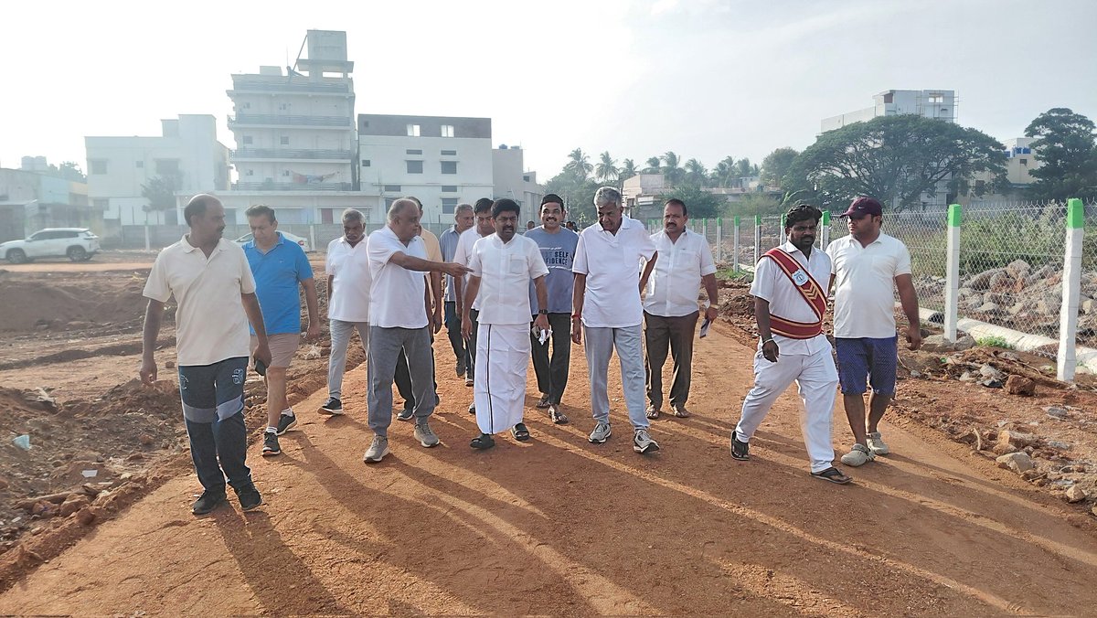 Tirupur N Dinesh Kumar (@tup_dineshkumar) on Twitter photo திருப்பூர் மாநகராட்சி வார்டு எண்-49 அமர்ஜோதி கார்டன் பகுதியில், மாண்புமிகு தமிழ்நாடு முதலமைச்சர் கழகத் தலைவர் அண்ணன் <a href="/mkstalin/">M.K.Stalin</a> அவர்களால் அறிவிக்கப்பட்ட,ரூ.5 கோடி மதிப்பீட்டில் பல்நோக்கு விளையாட்டு அரங்கம் அமைக்கப்படவுள்ள இடத்தை இன்று ஆய்வு மேற்கொண்டு பார்வையிட்டோம். திருப்பூர் மாநகராட்சி வார்டு எண்-49 அமர்ஜோதி கார்டன் பகுதியில், மாண்புமிகு தமிழ்நாடு முதலமைச்சர் கழகத் தலைவர் அண்ணன் <a href="/mkstalin/">M.K.Stalin</a> அவர்களால் அறிவிக்கப்பட்ட,ரூ.5 கோடி மதிப்பீட்டில் பல்நோக்கு விளையாட்டு அரங்கம் அமைக்கப்படவுள்ள இடத்தை இன்று ஆய்வு மேற்கொண்டு பார்வையிட்டோம்.