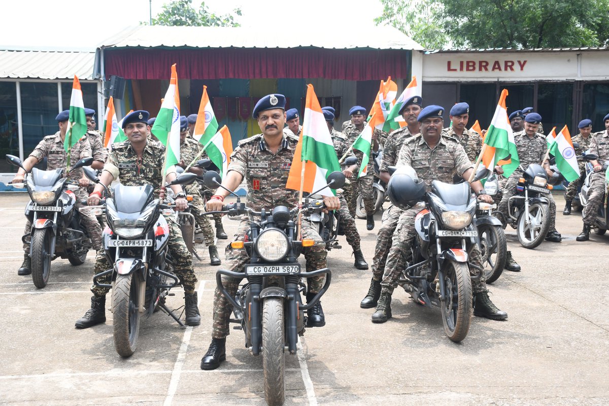 065Bn's tweet photo. 🇮🇳🏍️ 65th Bn CRPF – Har Ghar Tiranga Bike Rally🏍️🇮🇳Led by Sh. R S Singh,Comdt.Our warriors rode with pride alongside the spirited students of Monet School, spreading unity, patriotism &amp; the glory of the tricolour across every street.#HarGharTiranga #BikeRally #CRPF #65BnCRPF https://t.co/u1MPajHgYQ