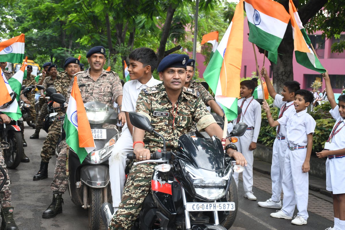 065Bn's tweet photo. 🇮🇳🏍️ 65th Bn CRPF – Har Ghar Tiranga Bike Rally🏍️🇮🇳Led by Sh. R S Singh,Comdt.Our warriors rode with pride alongside the spirited students of Monet School, spreading unity, patriotism &amp; the glory of the tricolour across every street.#HarGharTiranga #BikeRally #CRPF #65BnCRPF https://t.co/u1MPajHgYQ