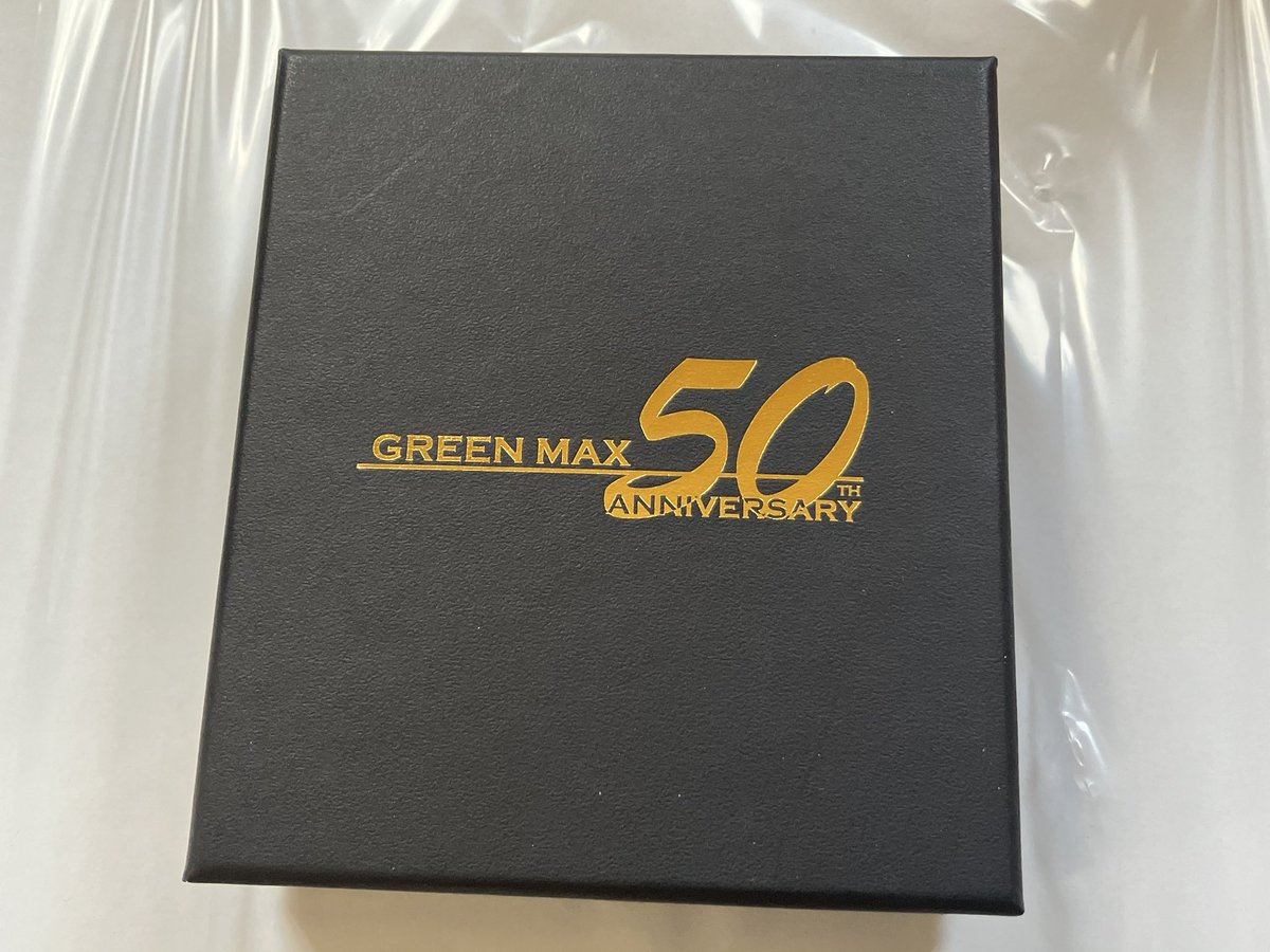 tkk103series's tweet photo. ＧＭ50周年記念鉄道時計が届いた！やはりこの手のものは特別感満載です☝️
東急100周年記念鉄道時計と一緒に…他に東急75周年記念時計もあるのでコレで３つになりますね。
#Model_Greenmax #鉄道時計　#東急 https://t.co/AuWcn2SB7j