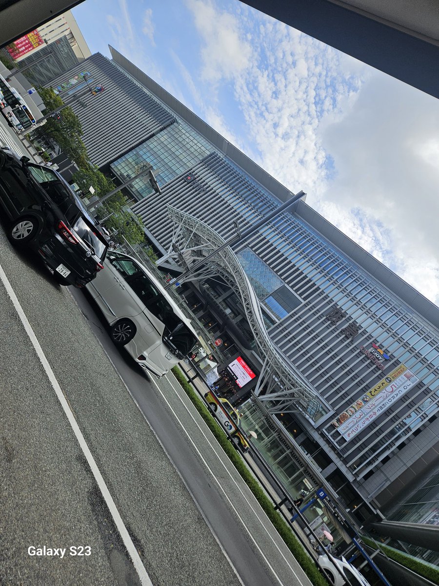SORA_backdoor's tweet photo. みなさんこんにちは！
お盆はなんしよーとー？
僕は博多へ遊びに行ってるばい！
戻ったらまた癒しにきんしゃい♪💆‍♂️
まっとーよー🥰
#ゲイ
#バイ
#ゲイマッサージ
#バックドア大阪 https://t.co/ylk7LZ5yAi