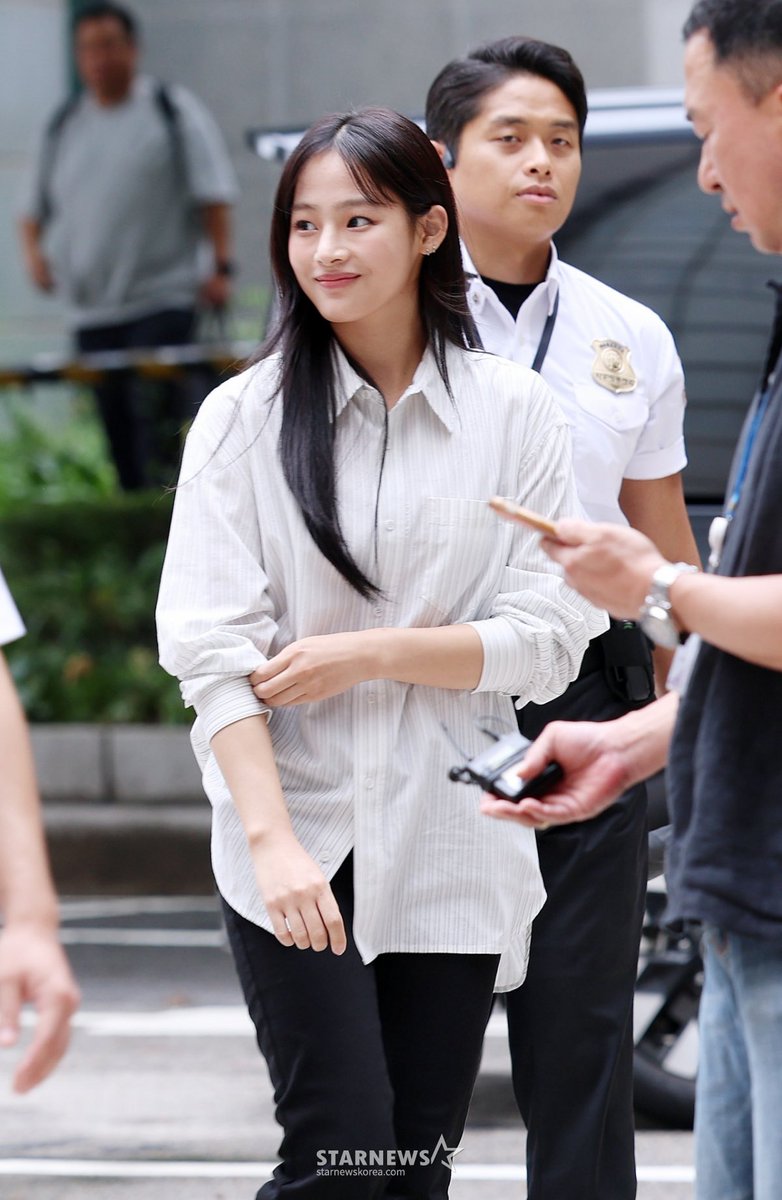 newjeans_loop's tweet photo. 250814

 #민지 #Minji https://t.co/scWXFQyAtV