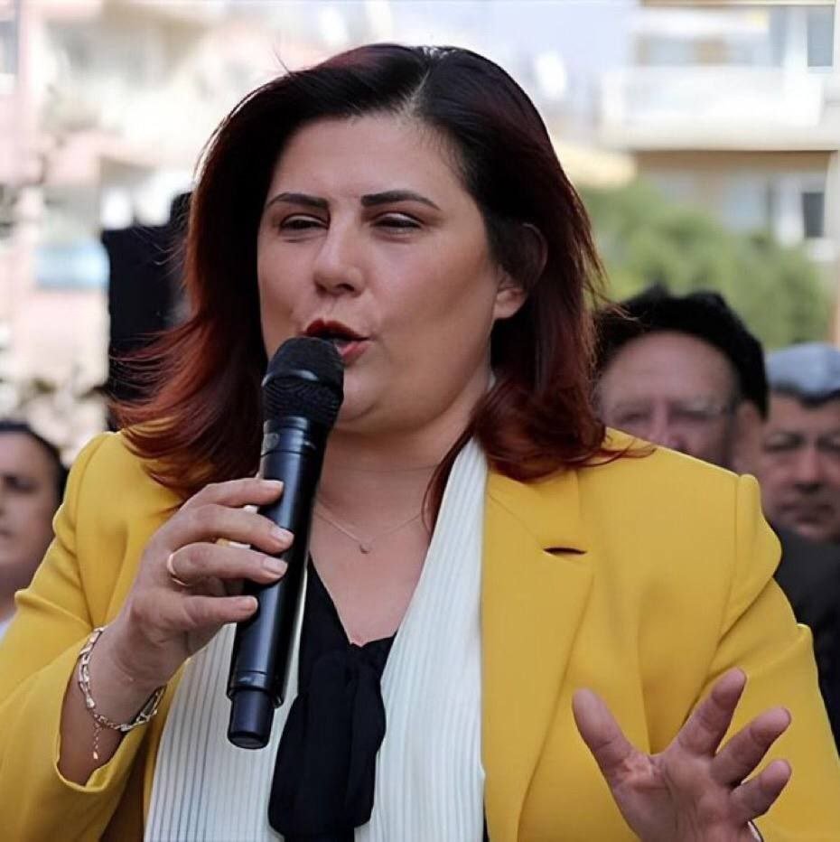 Fatih Altaylı: 

"Özlem Çerçioğlu’nun eşinin şirketi zorda.

AK Parti'ye geçerse kocasının şirketini kurtarma sözü almış.”

#oezlemcercioğlu #chp #ozlemcercioğlu