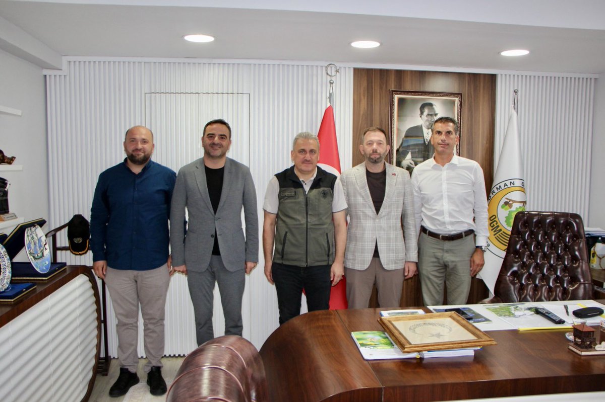 Başiskele’den Bölge Müdürlüğümüze Anlamlı Ziyaret

Başiskele Belediye Başkanı Yasin Özlü, AK Parti Başiskele İlçe Başkanı Mehmet Başyiğit, Başkan Yardımcısı Kadir Kandemir ve Toprak Mühendislik’ten Abdullah Emin Toprak, Bölge Müdürümüz Sayın Metin Topçu’yu makamında ziyaret etti.