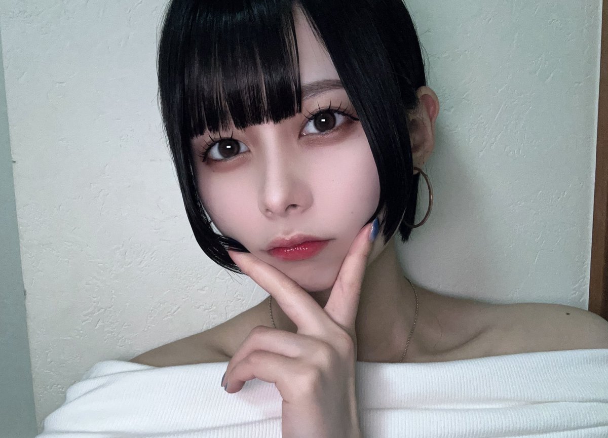y_129_i's tweet photo. いつものゆいが選ばなさそうな服を友達に選んでもろたやつ♩
似合っとるのか分からん♩ https://t.co/EL7bDUk1W1