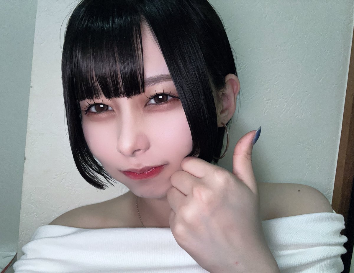 y_129_i's tweet photo. いつものゆいが選ばなさそうな服を友達に選んでもろたやつ♩
似合っとるのか分からん♩ https://t.co/EL7bDUk1W1