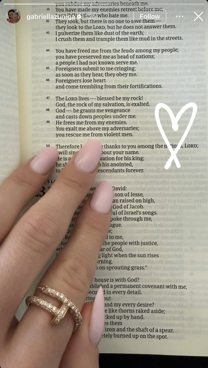 BronGotGame's tweet image. This b*tch robbed Shannon Sharpe of $30M and deleted her onlyfans and became religious😭😭😭😭