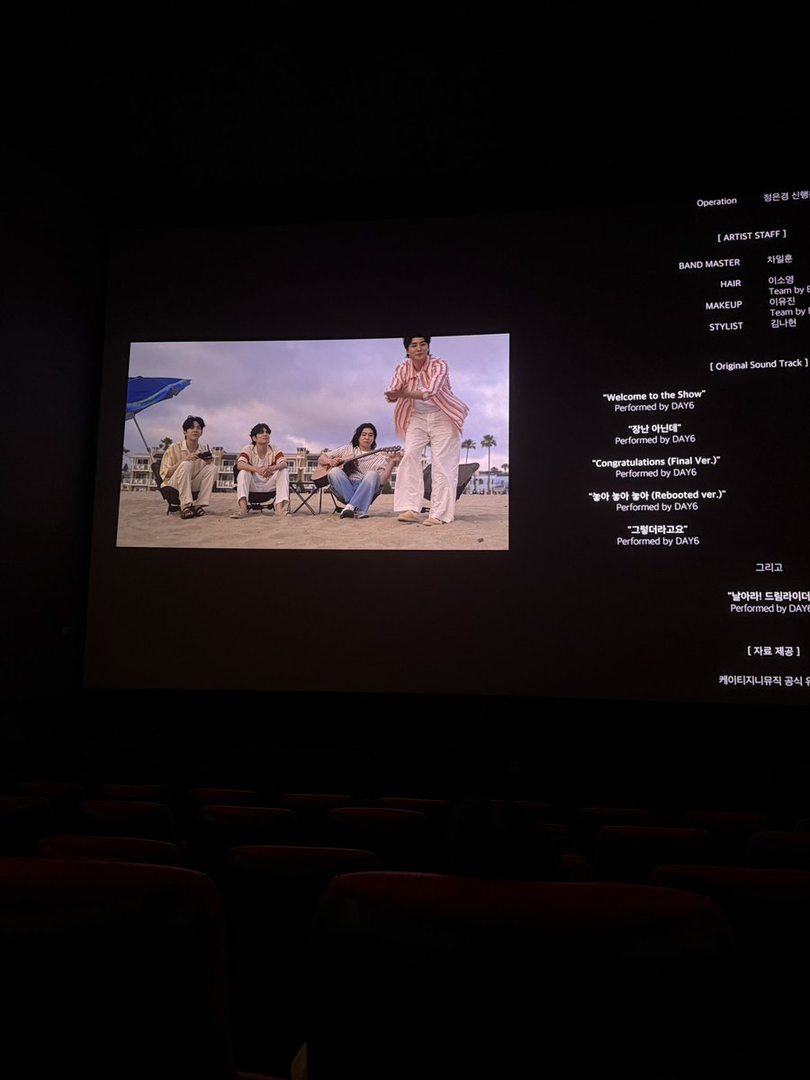 yeedoday6's tweet photo. #6DAYS #관람인증 #CGV_FanSupport
(스포주의)
스스로 홍보하며 돌아다니던 데이식스가 비슷한 환경에서 노래를 부르고 중간에 딱 음악이 멈추면서 “잘할거 아닙니다, 놀다 옵시다. 데이식스” 할 때 정말 소름 돋았어요
뜻 깊은 장면을 연출하는 것과 행복해하는 데이식스 보면서 저도 행복했네요🫶 https://t.co/Pml7ifoA1e