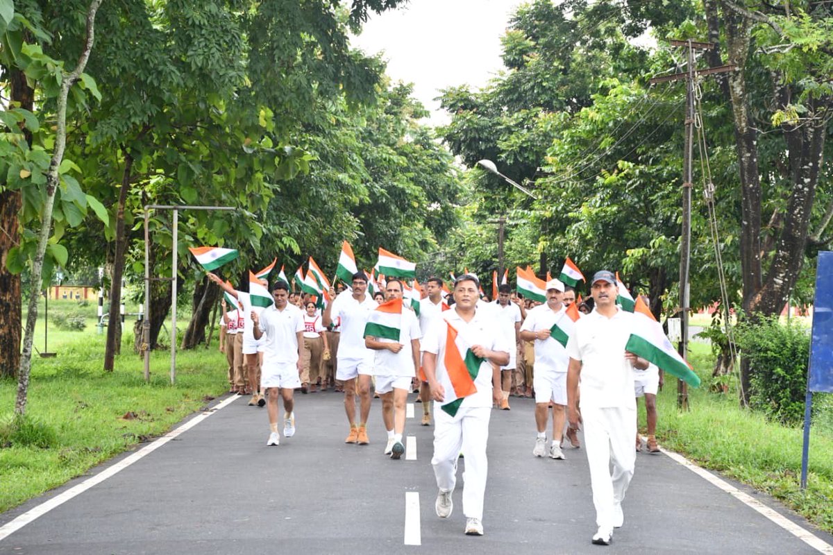stcbsfnb's tweet image. To mark the 79th Independence Day, Officers, SOs &amp;amp; troops of STC BSF North Bengal led a vibrant Tiranga Walkathon Rally today, under the national initiative ‘Har Ghar Tiranga’ showcasing BSF’s commitment to fostering patriotism, unity &amp;amp; national pride among the local population.