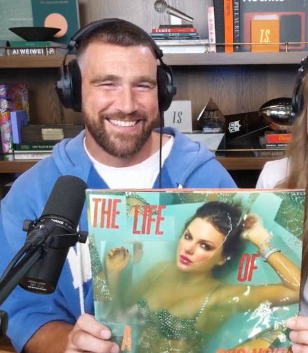 CarsonMlnarik's tweet photo. Max Martin &amp; Shellback reunion? Album photography by “Rep” team? Sabrina collab? 12 tight tracks? Announcement via 2 hour interview on a football podcast?

TAY TAY DID NOT COME TO PLAY PLAY #TSTheLifeOfAShowgirl https://t.co/BezPeG9g6p