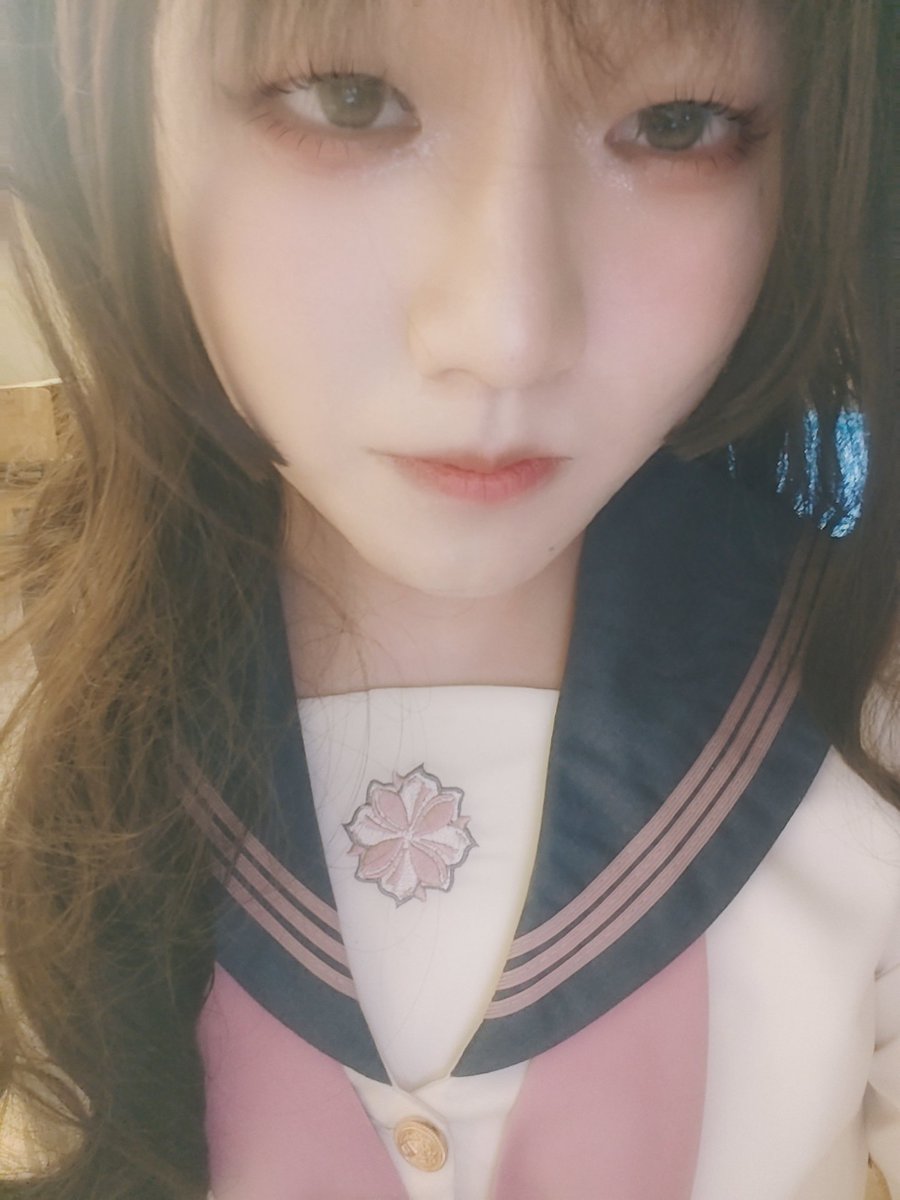 airport_da's tweet photo. 喜欢穿jk和白丝小皮鞋，坐标0571，希望能扩列 https://t.co/Dx39pGS1c4