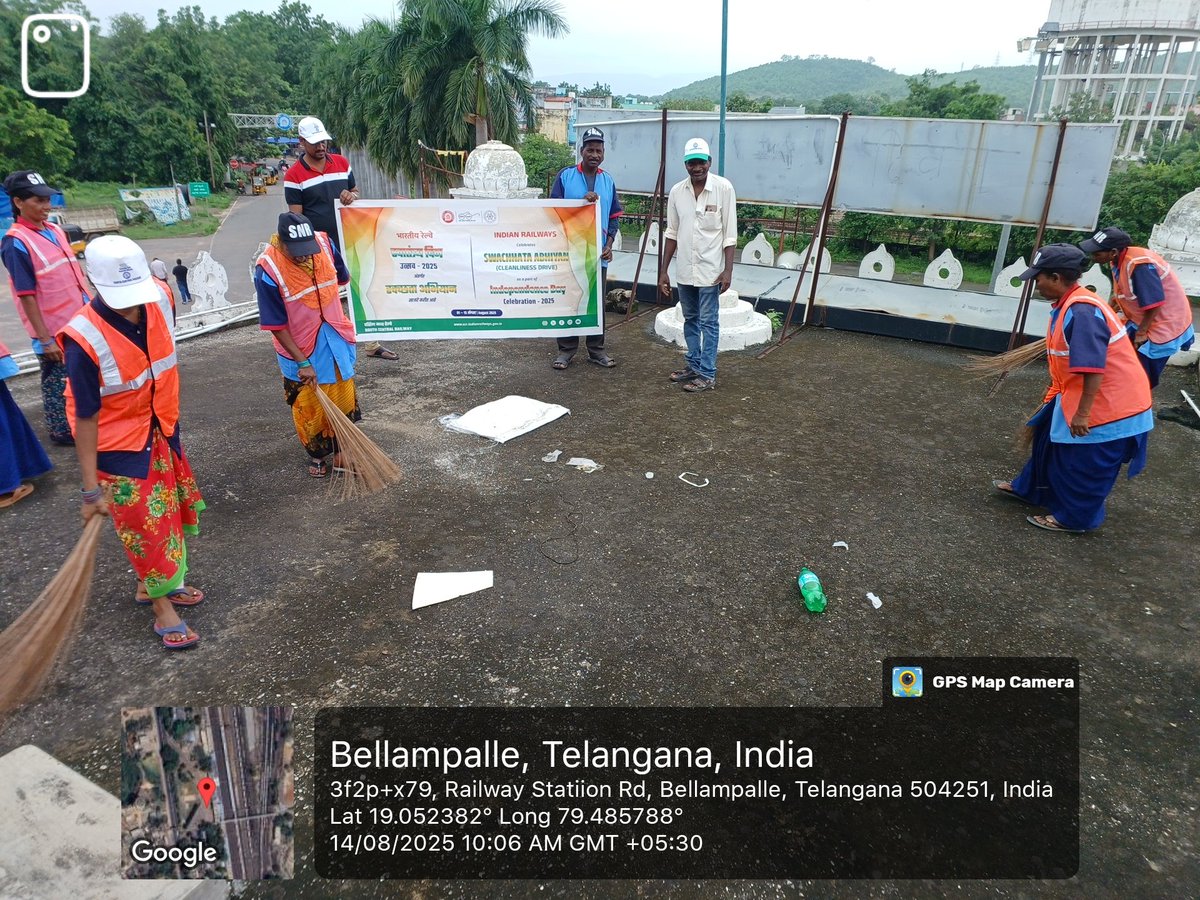 Chibellampalli's tweet photo. In view of Independence Day Celebrations Swachh Bharat Abhiyan(14.8.2025) @BPA Station Conducted  Intensive Cleaniness drive  @RailMinIndia #SwachhataAbhiyaan @drmsecunderabad @RailMinIndia @SrEnhmSC #SwachhataAbhiyaan #SwachhRail #SCR #ENHM #SwachhataAbhiyaan2025 https://t.co/XfFDTV0Cz2