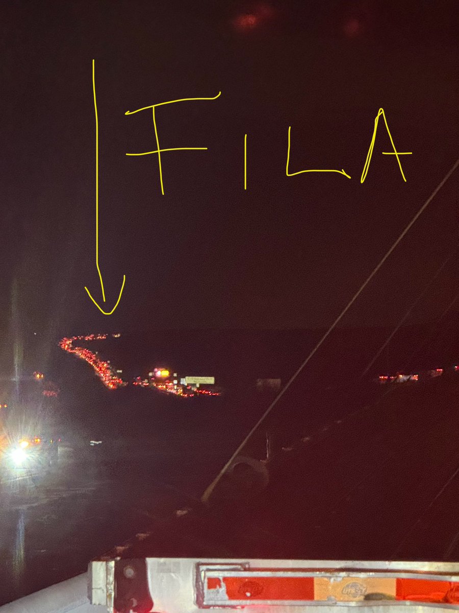 ictus67's tweet photo. @autopistasalmty La autopista de Saltillo a Mty está cerrada desde Ramos Arizpe y la libre está detenida y en ratos a vuelta de rueda, aquí esperando a a avanzar en el Km 32 https://t.co/m8TabISzDJ