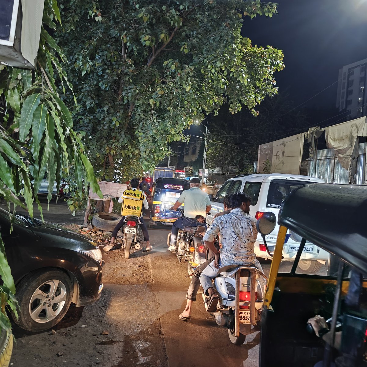 kapilmorolia's tweet photo. @JDhankikar @TOIIndiaNews @joysenguptaTOI @navalMH @PMCPune @CPPuneCity @PuneCityTraffic @AiyerSunil @InamdarNadeem @sunilkoloti @TikamShekhawat Mam please raise the issue of Undri residents also, traffic issues are horrible, this is the scene daily morning and evening https://t.co/xKvtxOHuAE