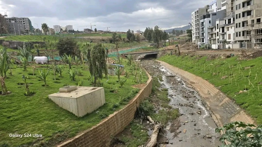 Duressaa19295's tweet photo. አዲስ አበባ- ጥዑም ማዕዛ  ከወንዞቿ፣ታሪክ ተቀየረ በልጆቿ!
#PMAbiyAhmedAli
#AdanechAbiebie
#AddisAbabaCity
#prosperity https://t.co/t4muQH3Wjt