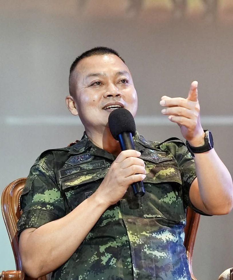 “แม่ทัพกุ้ง“ลั่น ไม่เคยกลัวใคร 
ในโลกนี้ หากเราคิดดี ต่อประเทศชาติต่อแผ่นดิน

facebook.com/share/p/19nY96…