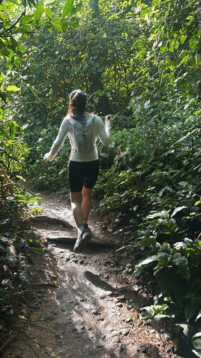 mmaliya01's tweet photo. ⛰️การเดินป่าครั้งนี้ทำให้รู้ว่าอุปสรรคบางทีก็มาในรูปแบบที่คาดไม่ถึงจริงๆล้มไปหลายรอบมากแต่ดีที่มีพี่คอยบอกและให้ระวังอยู่เสมอถึงหนูจะซุ่มซ่ามก็เถอะ555😂 https://t.co/HDAMiggiNI