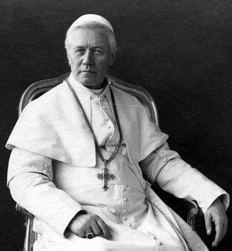 cathedraledupuy's tweet photo. Seigneur, pour défendre la foi catholique
et fonder toutes choses dans le Christ,
tu as comblé le pape saint Pie X
de sagesse divine et de courage apostolique ;
permets que, dociles à ses instructions
et à ses exemples,
nous obtenions l’éternelle récompense.
#Saintdujour #stPieX https://t.co/NBmhvOHFRW