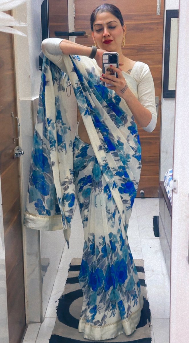 I love wearing the Colours of Peace and Progress. 
#IndependenceDay