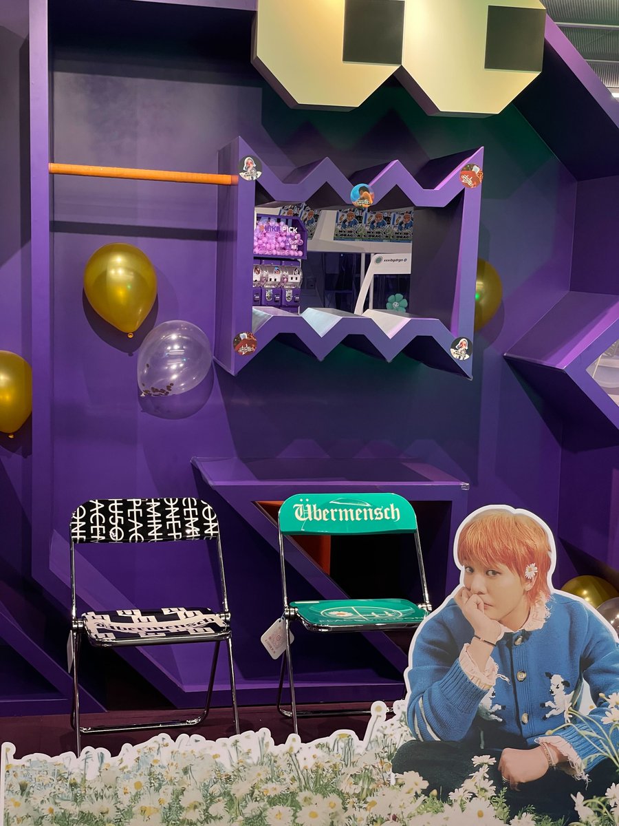 myloveidol_kpop's tweet photo. #지드래곤 생일을 축하하는
#하이커스테이션 팝업 OPEN❤️

궂은 날씨에도 많은 분들이 찾아주고 있어요🥹💛

오시는 길 안전하게 오셔서
🎂 인천공항 제1터미널에서 이벤트 즐기고 가세요!

📸 현장 인증샷 & 방문 후기도 기다립니다💬
🎁 현장 한정 혜택 놓치지 마세요!

❤️아이돌 덕질은 #최애돌 
https://t.co/MEkamJ2fas

#GDRAGON #지디 #GD #권지용 #빅뱅 #VIP #빂 
#생일카페 #생일팝업 #생카 #특전 #인천공항 #최애돌 #아이돌 #케이팝 #생일투표
