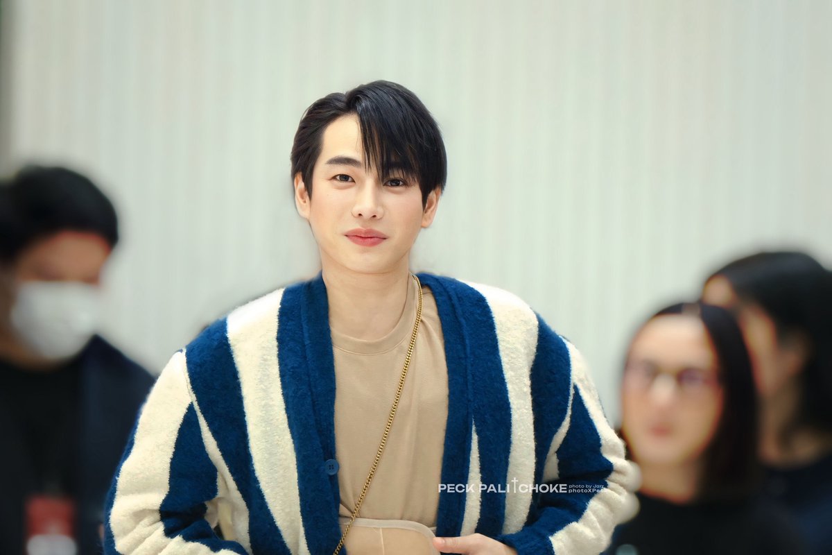 PhotoXPeck's tweet photo. ส่งรอยยิ้มไปให้น๊าาาา รอน้อลชายส่งยิ้มกลับมา
จะรออยํ่ตรงนี้นะ 
@peckpalit 
#เป๊กผลิตโชค
#PeckPalitchoke https://t.co/HSt4DMYk3f