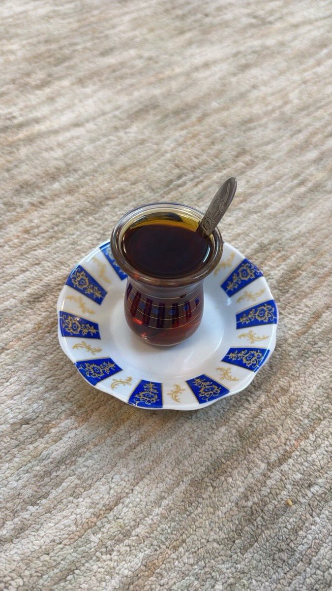 صور اي شي قدامك؟