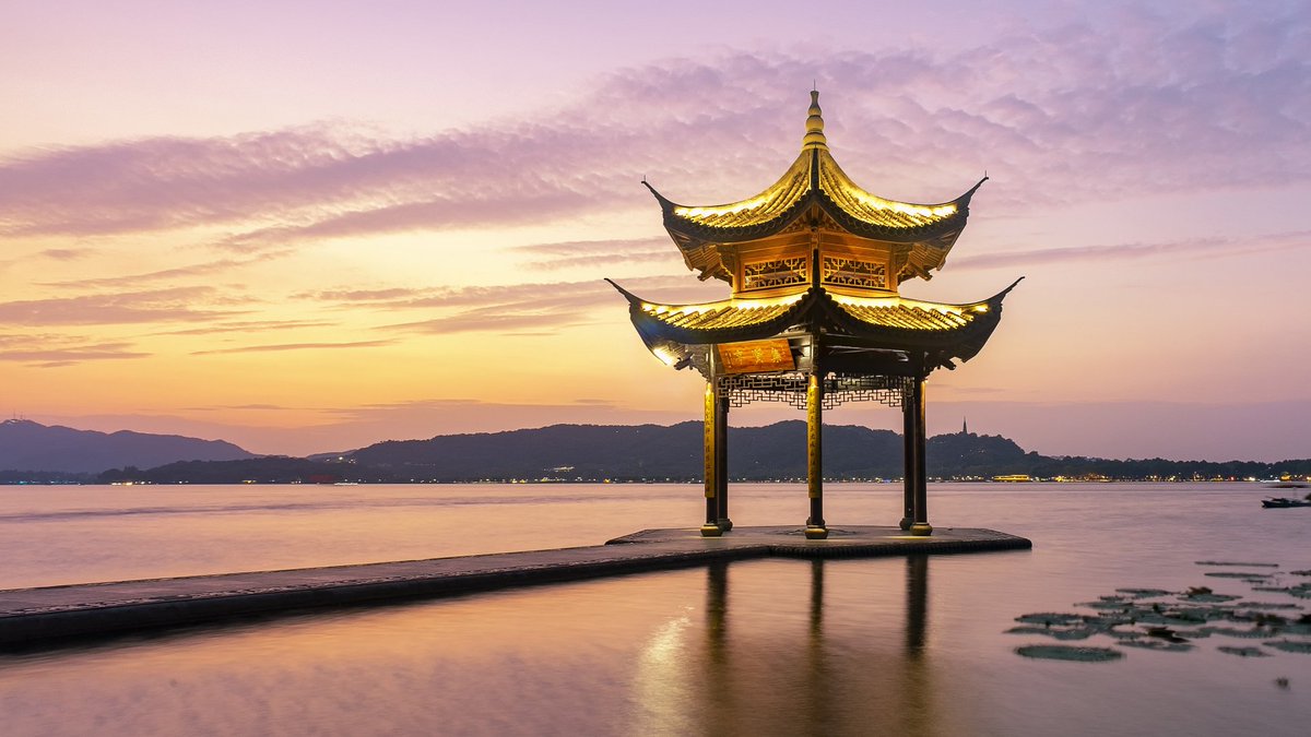 방송끄는순간 짱멋진 배경화면이..
암튼 오늘 방송도 놀러와주셔서 감사합니다 쓰단이들이여...
인사만했지만
ㄹㅇ안부인사만 하고...들어가보는것이 미안하다..그치만?!그렇다...
다들 좋은하루되시고요...
건강관리 꼭 꼭...
 유념하시길..

토요일에봅시다!!!!❄️☃️