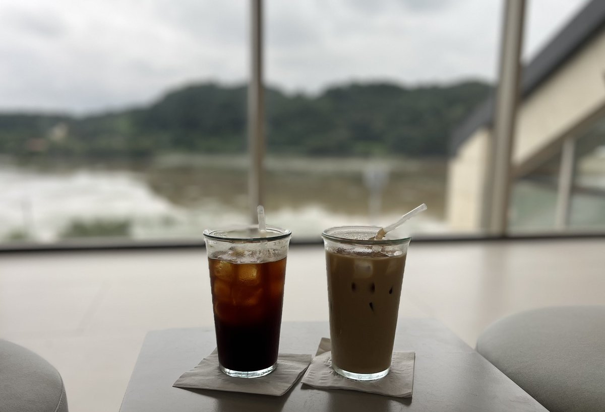 호수 &amp; 커피..