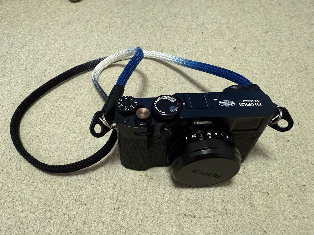 YoTara1's tweet photo. やっとX100Ⅵ買えました✨
色々写真撮りに行かなくちゃ！ https://t.co/5mZMZWrKhp