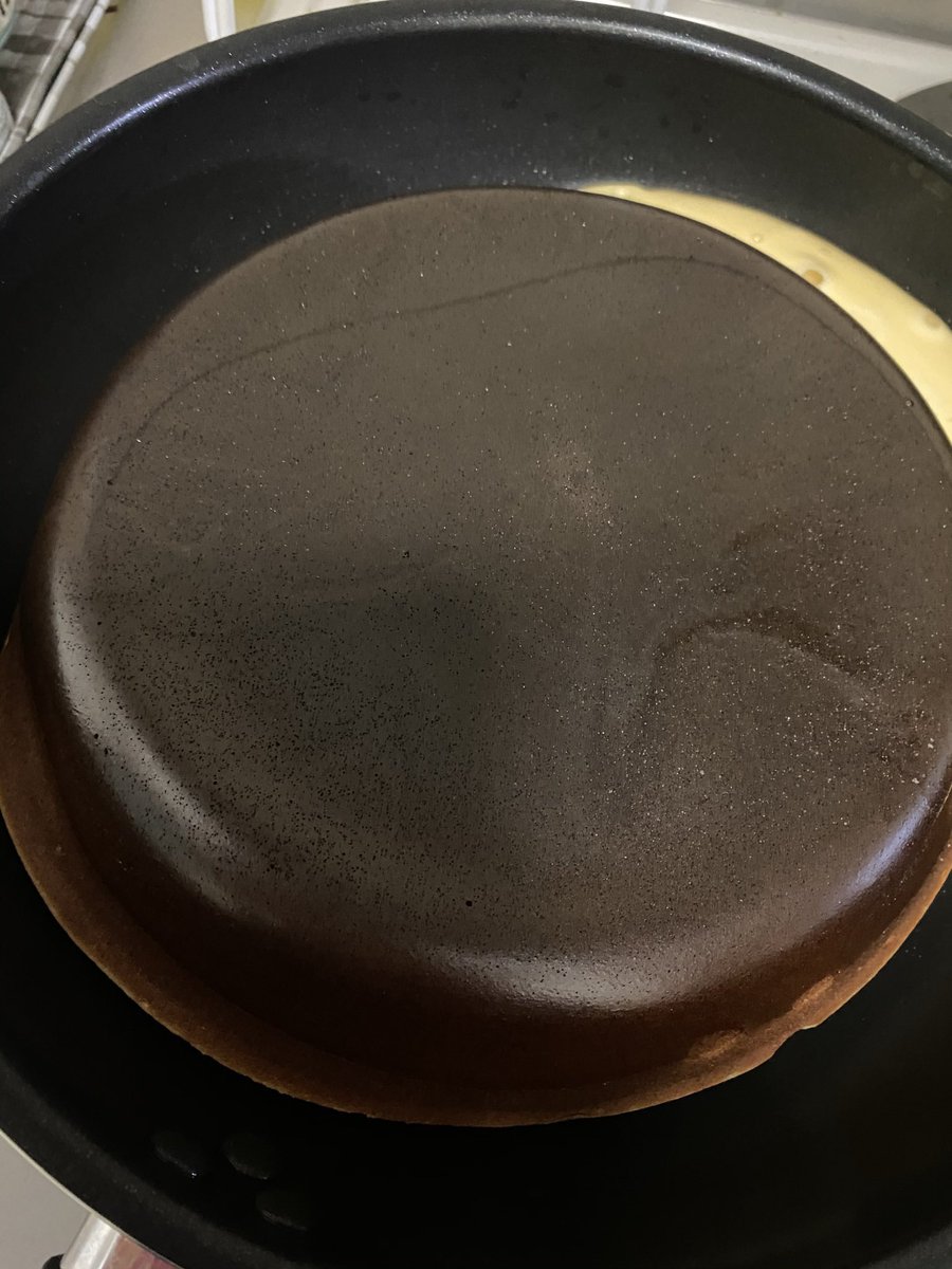 origimachi's tweet photo. ヤバいホットケーキを見せて、人の手料理を見るのが好きなフォロワーを怖がらせましょう！ https://t.co/E1KR6y4xjO