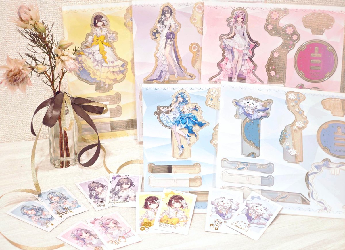 m_n_c_r's tweet image. ANYCOLORさまからイラスト制作させていただいたあやかき1周年グッズのサンプルをいただきました…!
メンバーカラー可愛すぎる~~!