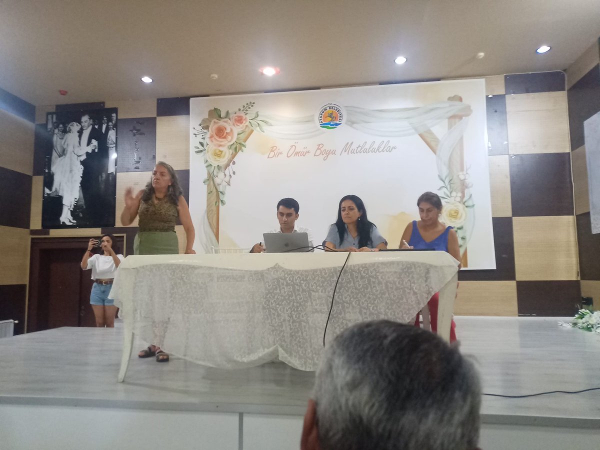 HdpSamsun's tweet photo. Dem Parti' nin başlattığı Barış ve Demokratik Toplum toplantıları kapsamında Hakkari vekilimiz Vezir Coşkun PARLAK,Merkezi Örgütlennme Komisyonu Eş Sözcümüz Elif BULUT, Kadın Koordinasyonu üyemiz Fatma KOÇYİĞİT'in katılımı ile toplantımızı gerçekleştirdik https://t.co/kmkm81x7Og