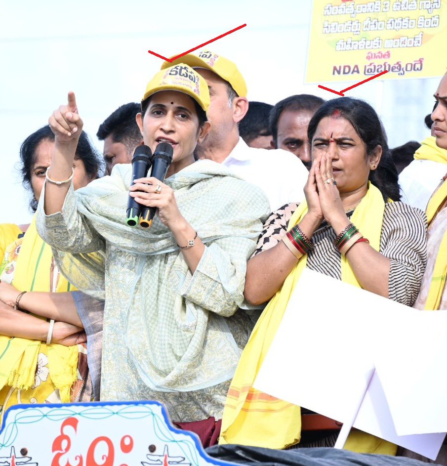 GORANTLA_BC's tweet photo. మొన్న కడప.. నేడు పులివెందుల...
కాళిమాతలై, పాలెగాళ్ళ పై పోరాడి గెలిచిన ఆడపడుచులు.. https://t.co/0FlgtKnjox