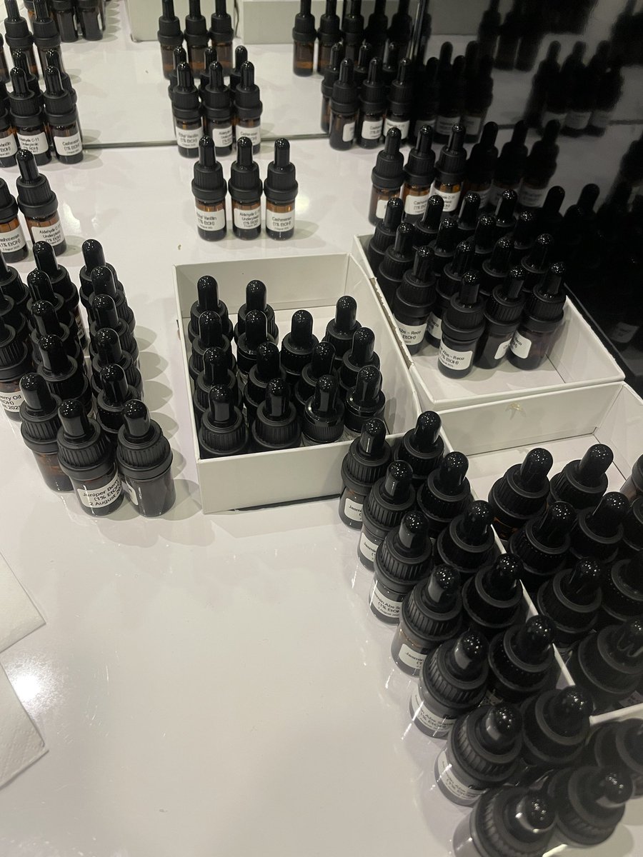 Aus Meshi tweet media