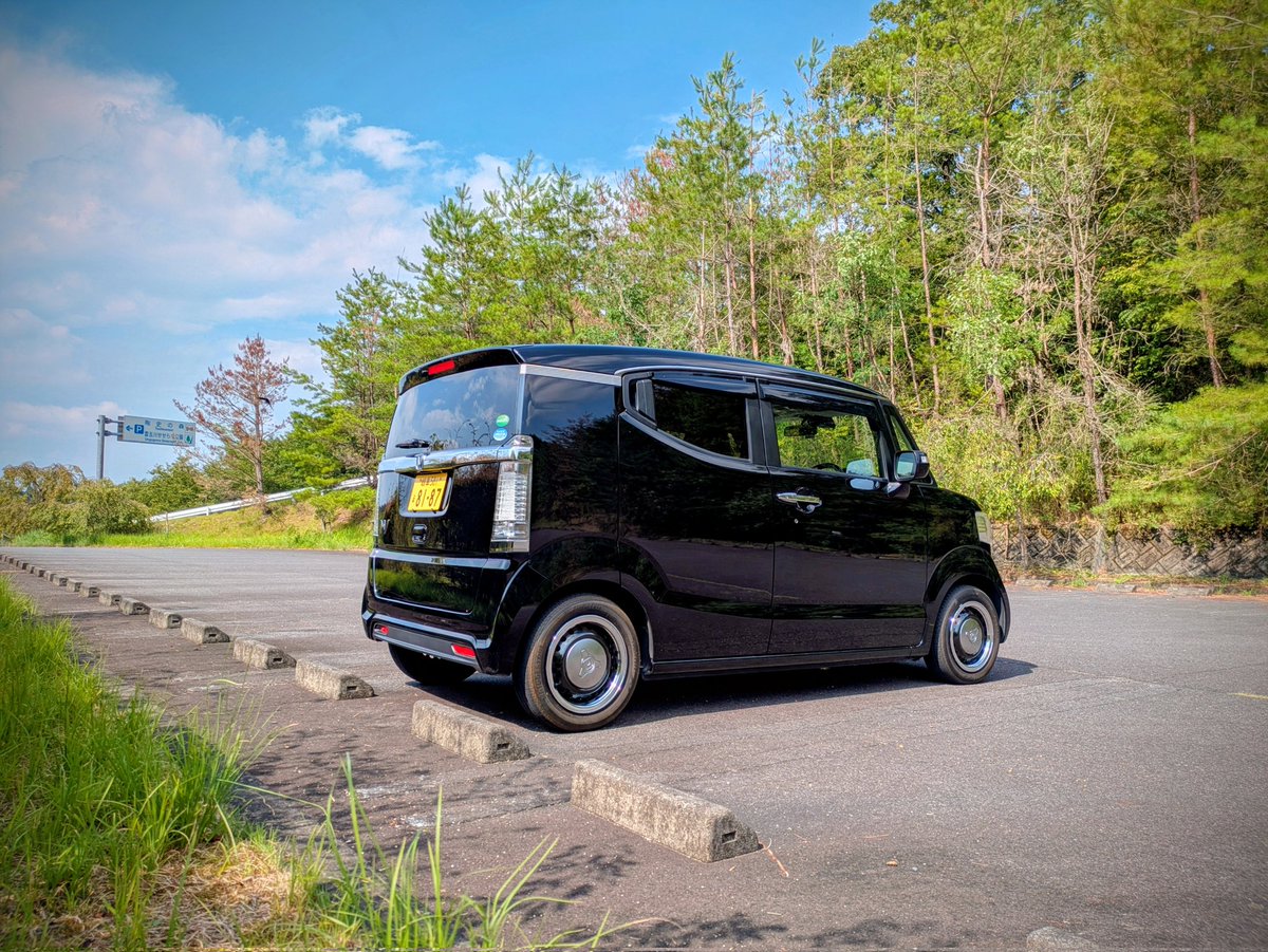 Masayukiii4's tweet photo. どんな車でも、自分の車だとカワイイね😂
色々ありまして、N-BOXスラッシュに乗り換えました😂 https://t.co/n1qmj3YtWb