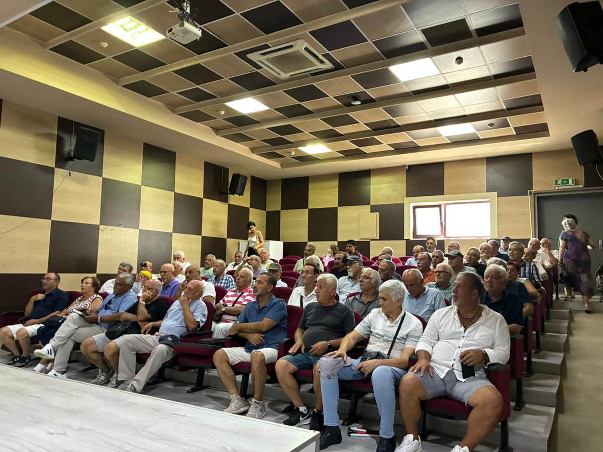 HdpSamsun's tweet photo. Dem Parti' nin başlattığı Barış ve Demokratik Toplum toplantıları kapsamında Hakkari vekilimiz Vezir Coşkun PARLAK,Merkezi Örgütlennme Komisyonu Eş Sözcümüz Elif BULUT, Kadın Koordinasyonu üyemiz Fatma KOÇYİĞİT'in katılımı ile toplantımızı gerçekleştirdik https://t.co/kmkm81x7Og