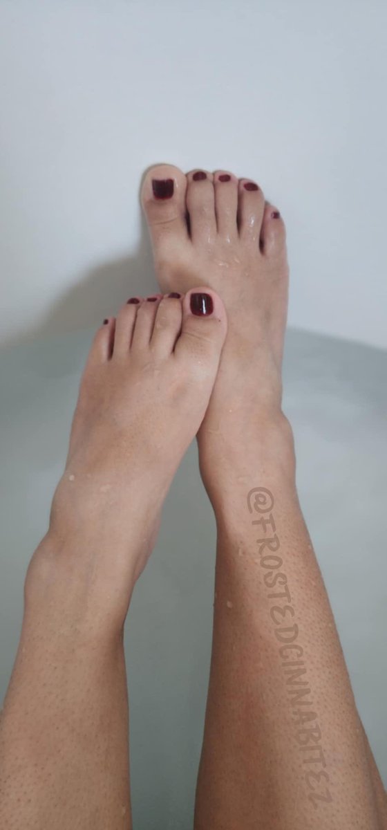 Cinabitez's tweet photo. Soft and wet ready to please 😈
#feetworshi̇p #feet #frosted #Chudai https://t.co/hzrBWPvP1E