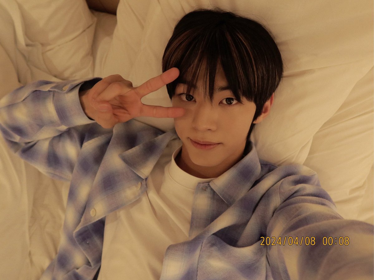 o13oboy's tweet photo. 잠옷 셀카 조아 https://t.co/W3KCiVv3p1