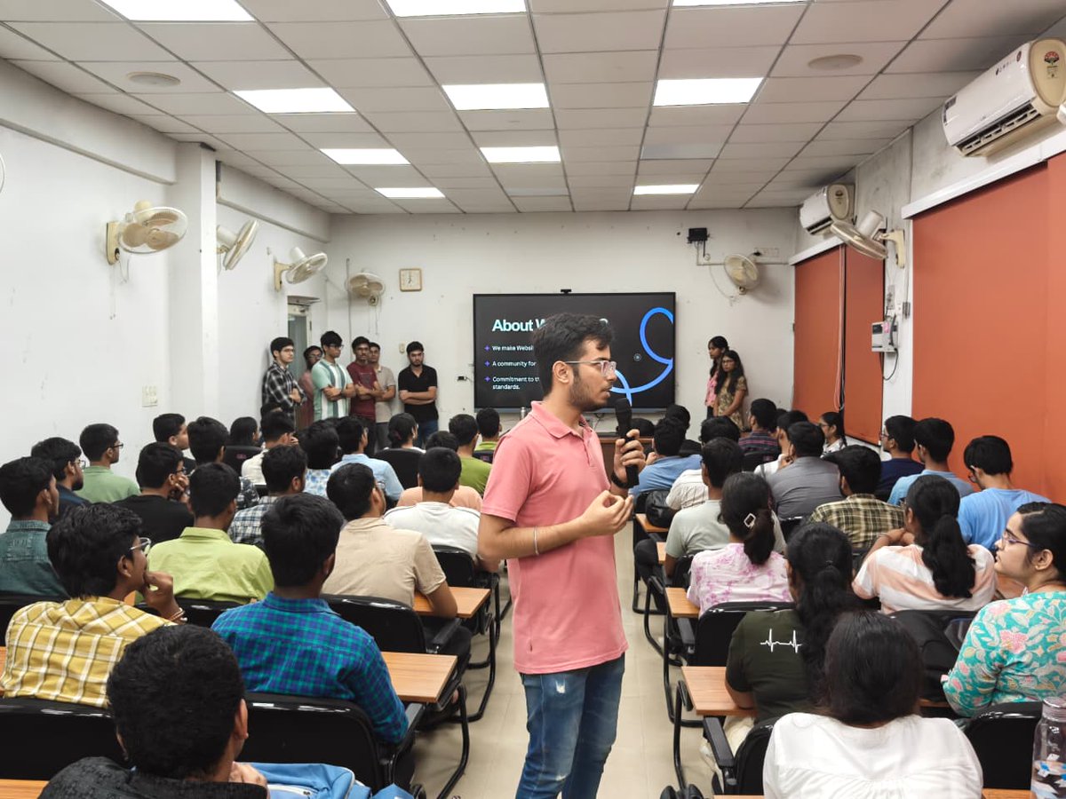 cse_iitism's tweet image. Exciting times ahead for the Class of 2025! 🎉 The WebCSE Induction on 12th Aug kicked off with energy, insights, and endless opportunities for first-years! 🚀  Get ready for more in the upcoming recruitment lectures! 🙌 #WebCSE #CSEDept #Induction2025