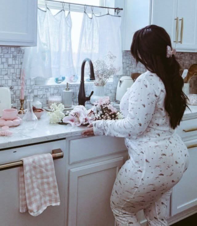 زينة الراجل لحيته… وزينة المره شن تكون؟ 💫
#صباح_الورد 🌹