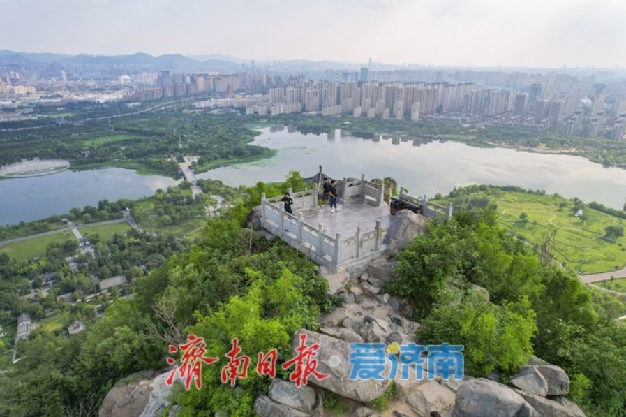 Qibuqu's tweet photo. The scenery of Mount Hua in early autumn is wonderful https://t.co/nRB8p0TxCj