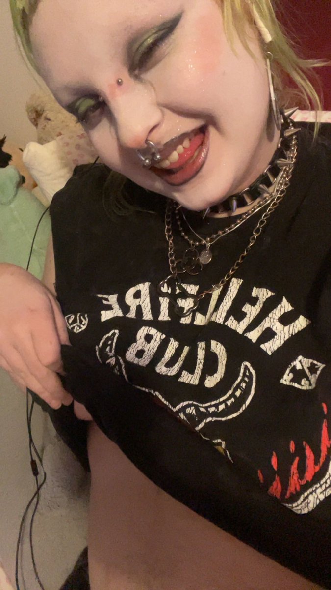 Lvr! HE/IT tweet media