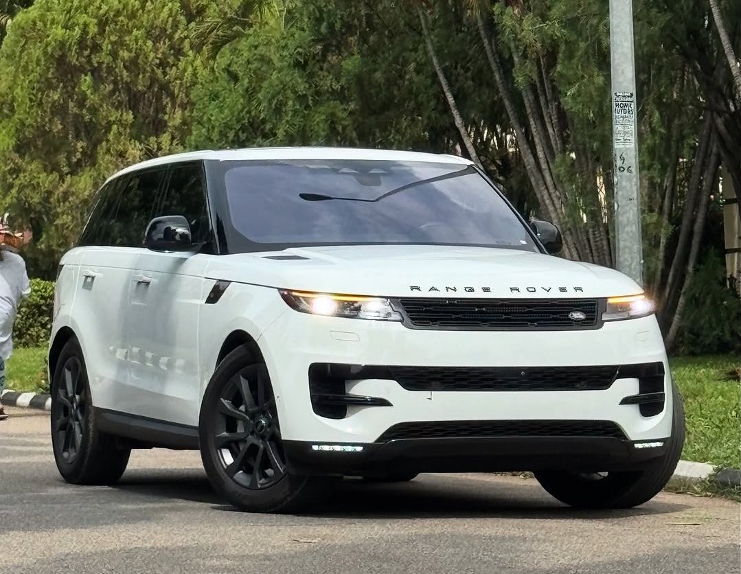 Abj_Auto_cars's tweet photo. βΌοΈ RANGE ROVER SPORT 2025 β Foreign Used / Brand-New Arrival #rangesport
π DUTY: Fully Paid βοΈ
π·οΈ PRICE: π₯DM for Price
π LOCATION: Abuja π³π¬
π CALL/WHATSAPP: 08052712169 / 09112199464
π₯ Ultimate luxury SUV β limited availability. DM now to reserve! #abuja https://t.co/8bpuq2BD8W