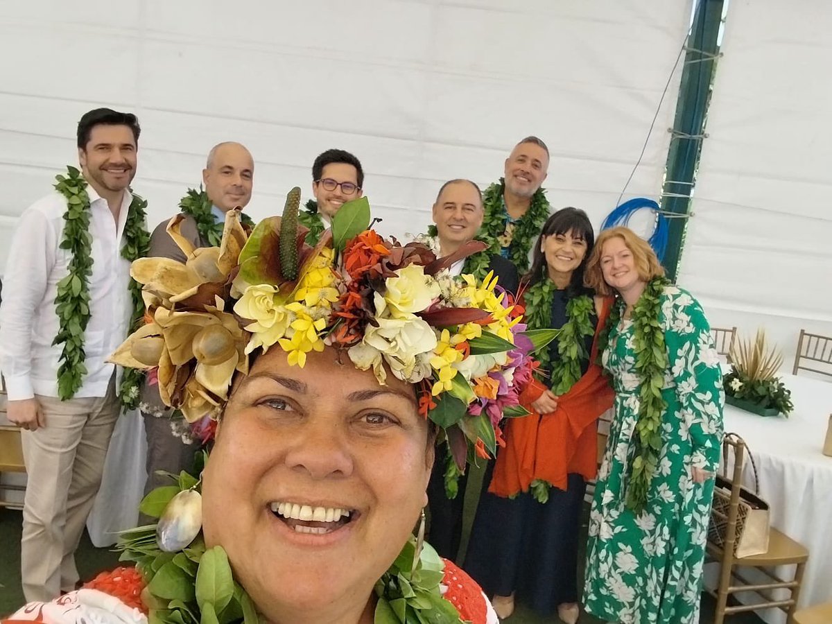PatrykBlaszczak's tweet photo. 🇵🇱 🌺 🇨🇰
Each year, #TeMaevaNui celebrations marking the anniversary of the #CookIslands’ self-governance bring together Cook Islanders from across the region as well as guests from around the world.
In March, #Poland and the Cook Islands took the historic step of establishing diplomatic relations and I was honoured to represent the Polish Government at this year’s 60th Anniversary of Self-Governance Celebration, which was such a vivid expression of unity, cultural pride and shared identity!
It was an hour to meet Prime Minister @MarkBrownPM and Foreign Minister Tingika Elikana during the celebrations.
My visit also provided an opportunity to bring a small taste of #Poland’s rich heritage to #Rarotonga. In the presence of the Cook Islands' High Commissioner to New Zealand HE Kairangi Samuela, I presented the Cook Islands National Library – Te Runanga Puka with a collection of books by prominent Polish writers and poets, including Nobel Prize laurates Wisława #Szymborska and Olga #Tokarczuk, but also Zbigniew #Herbert, Julian #Tuwim and Andrzej #Sapkowski, books on Polish #history by authors such as Adam #Zamoyski, @claremulley and @jackfairweather, stories of remarkable Poles and #OutstandingPolishWomen, children’s books and more.
When presenting the books, I told Ms Odile Urirau, Chief Librarian, that we are committed to bringing the two countries closer together and that the gifted books are only just a symbolic first step in that direction. So, whether you are a #Witcher fan or want to dive into some truly great Polish literary works, learn more about Poland’s history, read the story of Mr Miniscule’s encounter with the whale, or try some Polish recipes, make sure to drop by the Cook Islands National Library – Te Rununga Puka if you are on Rarotonga and check out their new collection of #booksfromPoland!
While on Rarotonga, my colleagues from #TeamEurope and I had very good and substantive meetings with Foreign Affairs Secretary @TepaeruHerrmann @CKI_MFAI, Transport Secretary John Hosking, Tony Manarangi, Executive Director of @mci_registry, as well as with Beverly Stacey, Corporate Services Director and Dr. John Parianos, Knowledge Management Director at the Cook Islands Seabed Minerals Authority. We look forward to further strengthening these partnerships!
Last but not least, it was a pleasure to meet Christopher Earle Vaile, local businessman and owner of #PałacKorbielowice in southern Poland, and to learn about his strong links with our country, his impressively numerous undertakings and plans for the future.
#Poland is committed to exploring new areas of cooperation with the #CookIslands, including in green transformation, digitalisation, blue economy, agriculture, education and regional security.
Thank you for the warm welcome, #CookIslands!
#TeMaevaNui2025