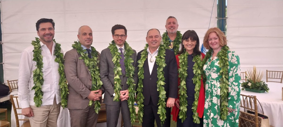 PatrykBlaszczak's tweet photo. 🇵🇱 🌺 🇨🇰
Each year, #TeMaevaNui celebrations marking the anniversary of the #CookIslands’ self-governance bring together Cook Islanders from across the region as well as guests from around the world.
In March, #Poland and the Cook Islands took the historic step of establishing diplomatic relations and I was honoured to represent the Polish Government at this year’s 60th Anniversary of Self-Governance Celebration, which was such a vivid expression of unity, cultural pride and shared identity!
It was an hour to meet Prime Minister @MarkBrownPM and Foreign Minister Tingika Elikana during the celebrations.
My visit also provided an opportunity to bring a small taste of #Poland’s rich heritage to #Rarotonga. In the presence of the Cook Islands' High Commissioner to New Zealand HE Kairangi Samuela, I presented the Cook Islands National Library – Te Runanga Puka with a collection of books by prominent Polish writers and poets, including Nobel Prize laurates Wisława #Szymborska and Olga #Tokarczuk, but also Zbigniew #Herbert, Julian #Tuwim and Andrzej #Sapkowski, books on Polish #history by authors such as Adam #Zamoyski, @claremulley and @jackfairweather, stories of remarkable Poles and #OutstandingPolishWomen, children’s books and more.
When presenting the books, I told Ms Odile Urirau, Chief Librarian, that we are committed to bringing the two countries closer together and that the gifted books are only just a symbolic first step in that direction. So, whether you are a #Witcher fan or want to dive into some truly great Polish literary works, learn more about Poland’s history, read the story of Mr Miniscule’s encounter with the whale, or try some Polish recipes, make sure to drop by the Cook Islands National Library – Te Rununga Puka if you are on Rarotonga and check out their new collection of #booksfromPoland!
While on Rarotonga, my colleagues from #TeamEurope and I had very good and substantive meetings with Foreign Affairs Secretary @TepaeruHerrmann @CKI_MFAI, Transport Secretary John Hosking, Tony Manarangi, Executive Director of @mci_registry, as well as with Beverly Stacey, Corporate Services Director and Dr. John Parianos, Knowledge Management Director at the Cook Islands Seabed Minerals Authority. We look forward to further strengthening these partnerships!
Last but not least, it was a pleasure to meet Christopher Earle Vaile, local businessman and owner of #PałacKorbielowice in southern Poland, and to learn about his strong links with our country, his impressively numerous undertakings and plans for the future.
#Poland is committed to exploring new areas of cooperation with the #CookIslands, including in green transformation, digitalisation, blue economy, agriculture, education and regional security.
Thank you for the warm welcome, #CookIslands!
#TeMaevaNui2025