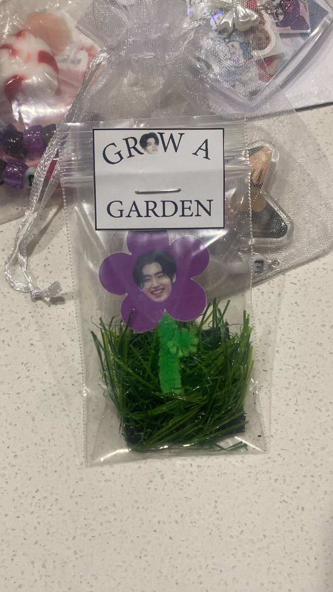 dehaa20's tweet photo. Someone please help me find who made these freebies. These are absolutely hilarious I love it sm 😭
#WALKTHELINE_IN_HOUSTON #ENHYPEN https://t.co/pflpOjb1as