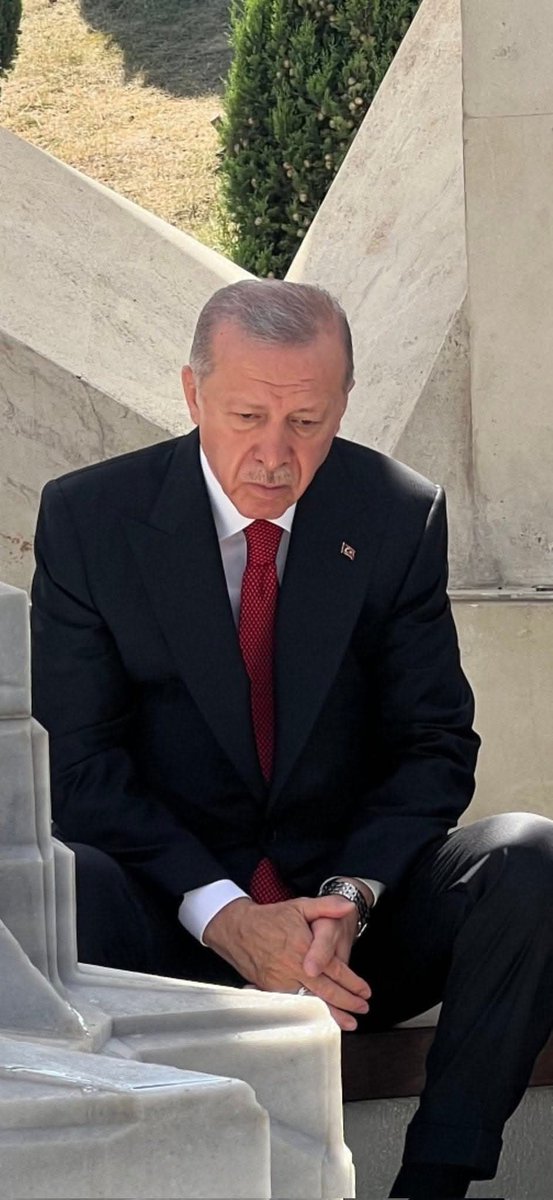 Arnavut_Esra's tweet photo. Bu ülkeyi 24 yılda 100 yıl ileriye götürdü .
Uyumadan 
Yorulmadan 
Allahım senden ebeden razı, ömrün uzun ve bereketli olsun.
Daha nice 24. Yıllara 🤲 https://t.co/iKq0ZeWRkE